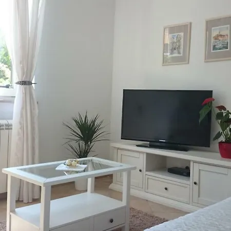 Ruzica Apartman *